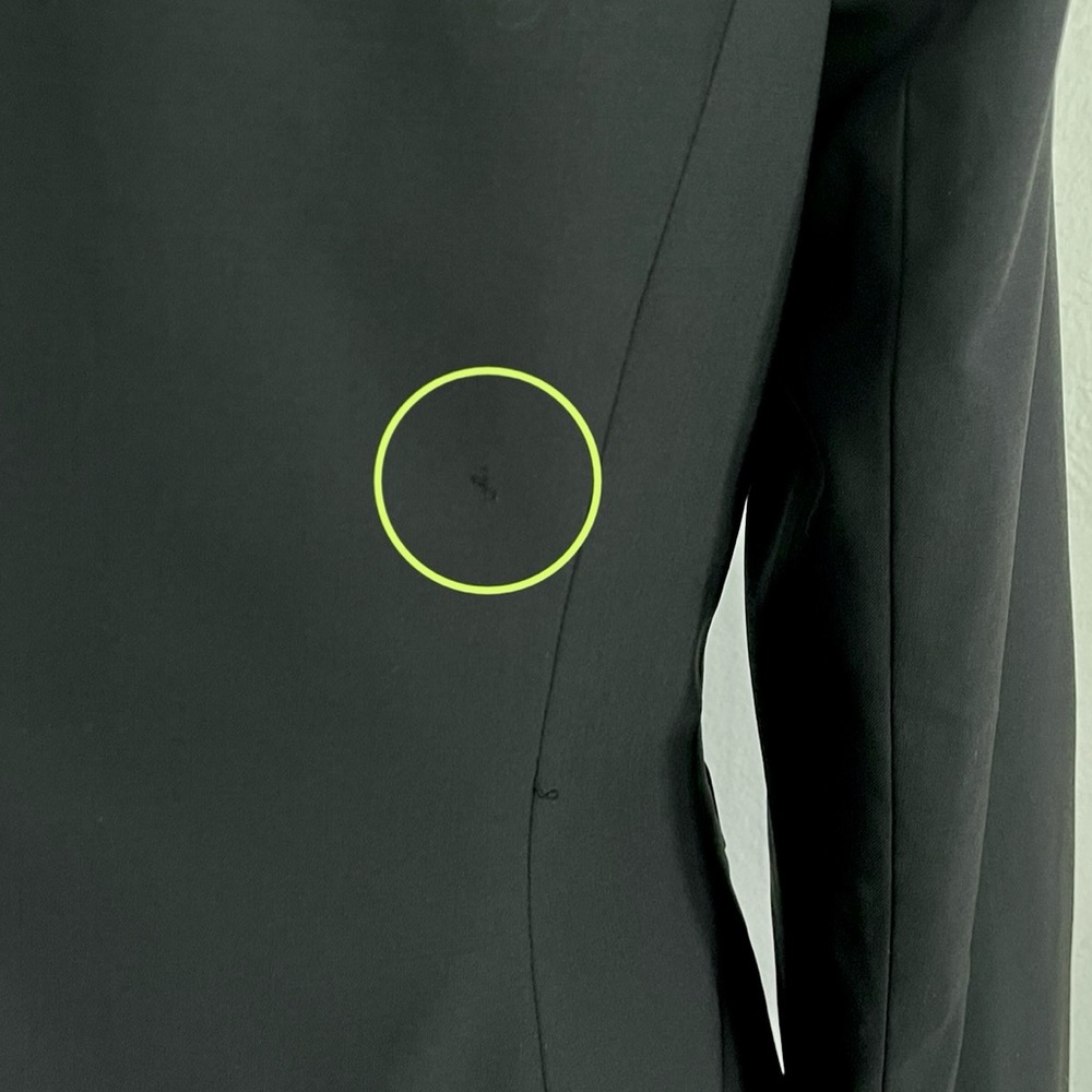 Classiques Entier Three Button Fitted Wool Blazer - image 5